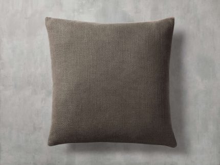 Izzy Pillow